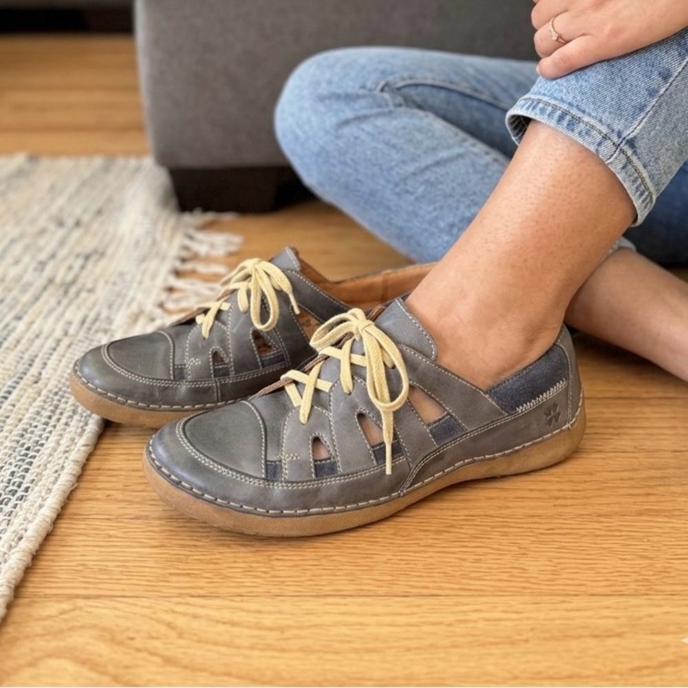 Jessica Gray Cutout Lace-Up Moccasins with Cream Laces
